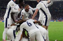 开云体育app-斯大林格斯取得重要胜利，晋级机会坚定的简单介绍