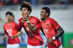 开云体育-中超巨星老中青组合亮相