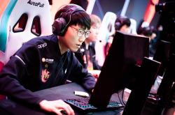 开云APP-IG力克CLG，Zeus拿下关键大龙顶尖较量入围赛，点燃全场激情