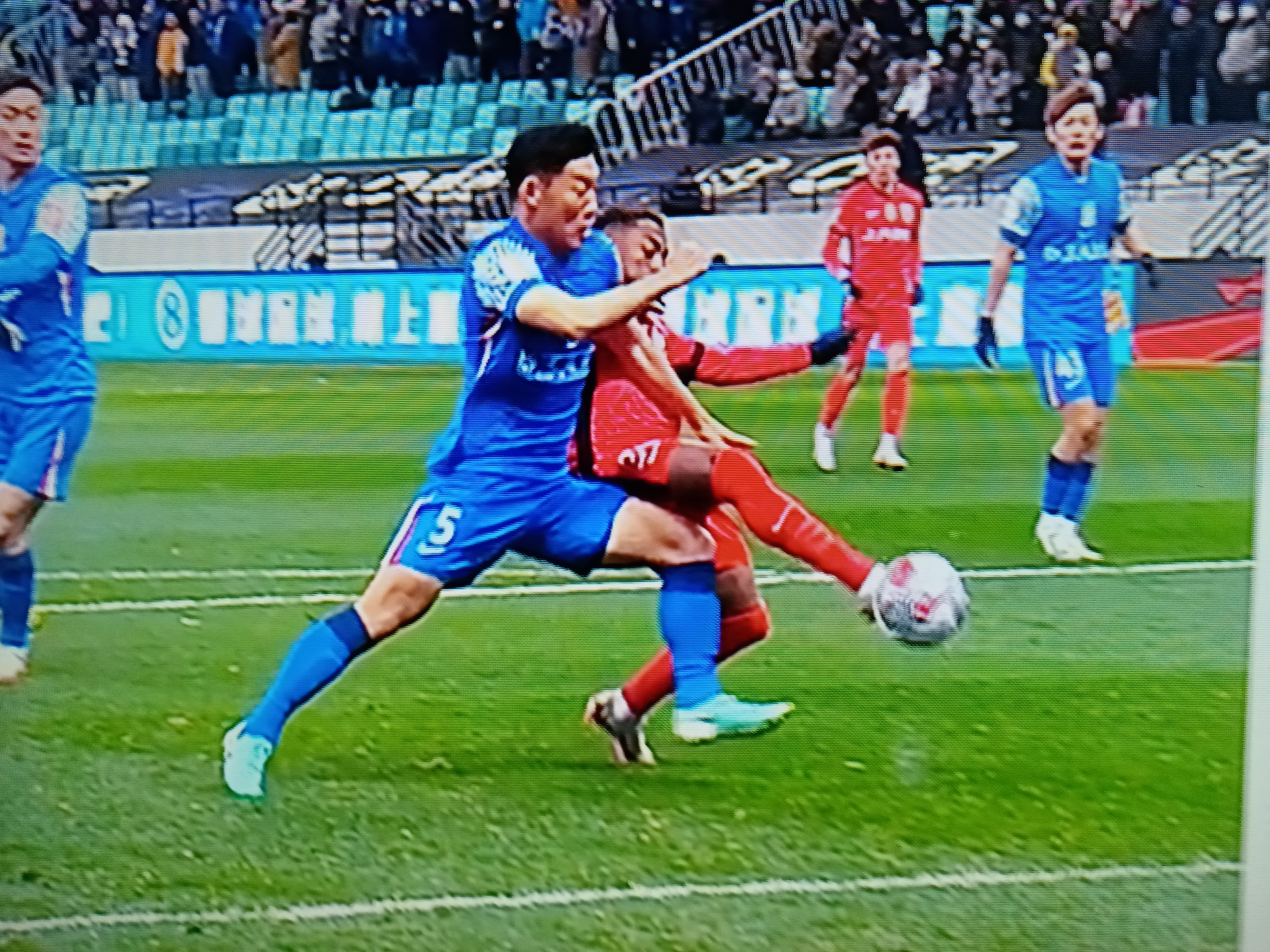 上海申花队再次获胜,成功晋级 上海申花队再次获胜,成功晋级