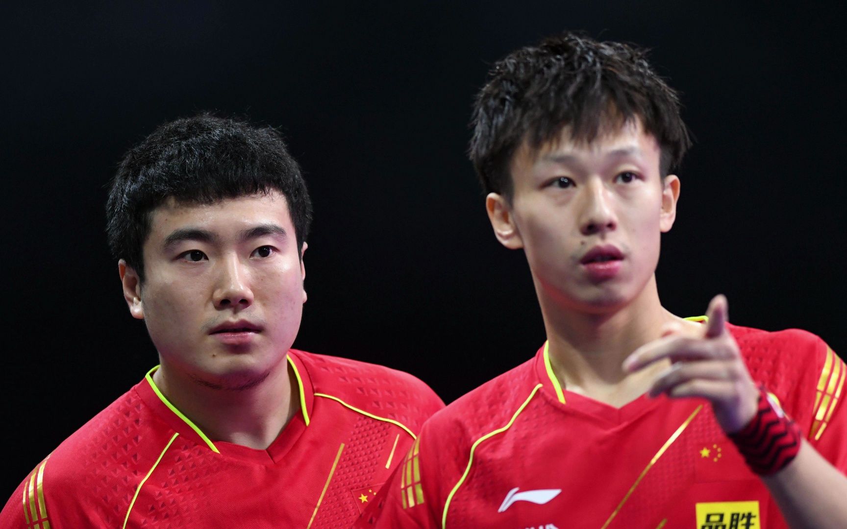 年轻狮团轻松晋级，阿贾克斯横扫强的简单介绍