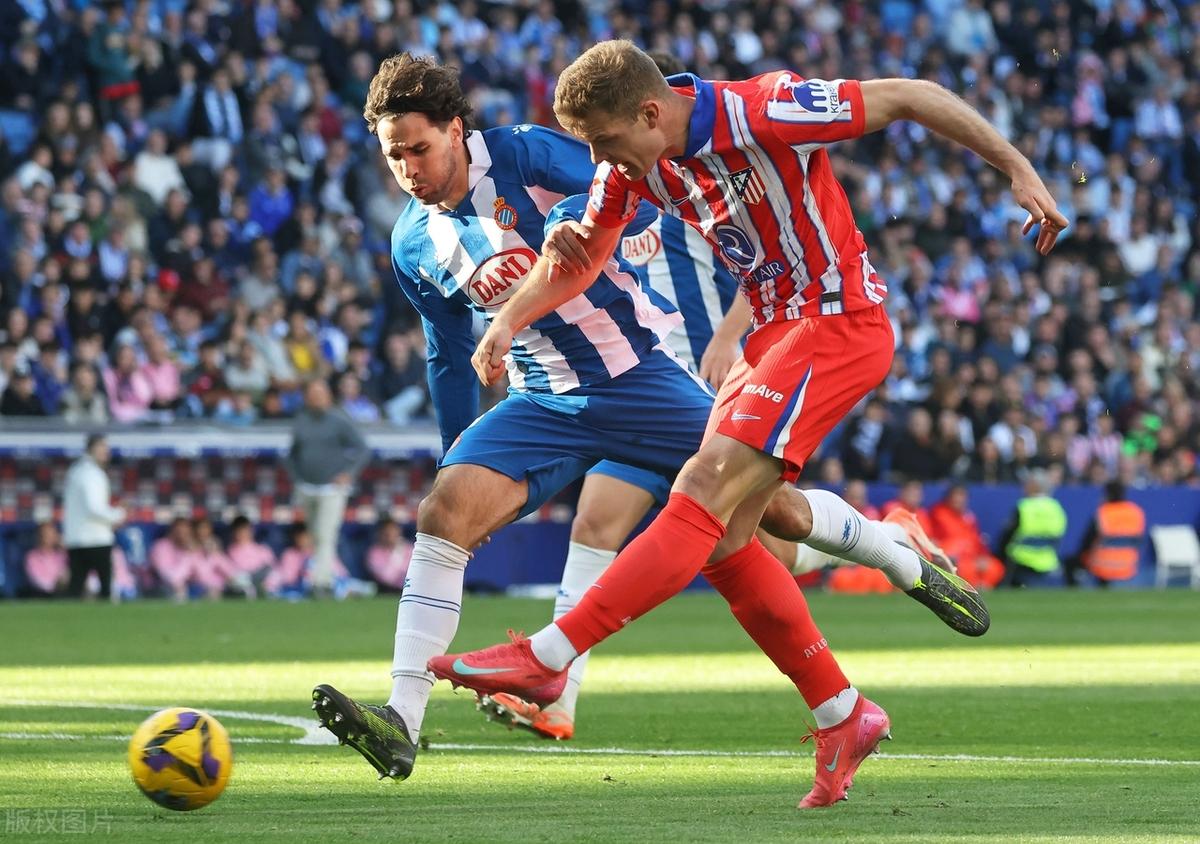 关于足球赛场紧张瞬间,球队表现持续火热的信息 关于足球赛场紧张瞬间,球队表现持续火热的信息