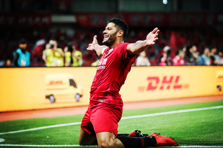 包含福建球队全力以赴，取得关键胜利的词条