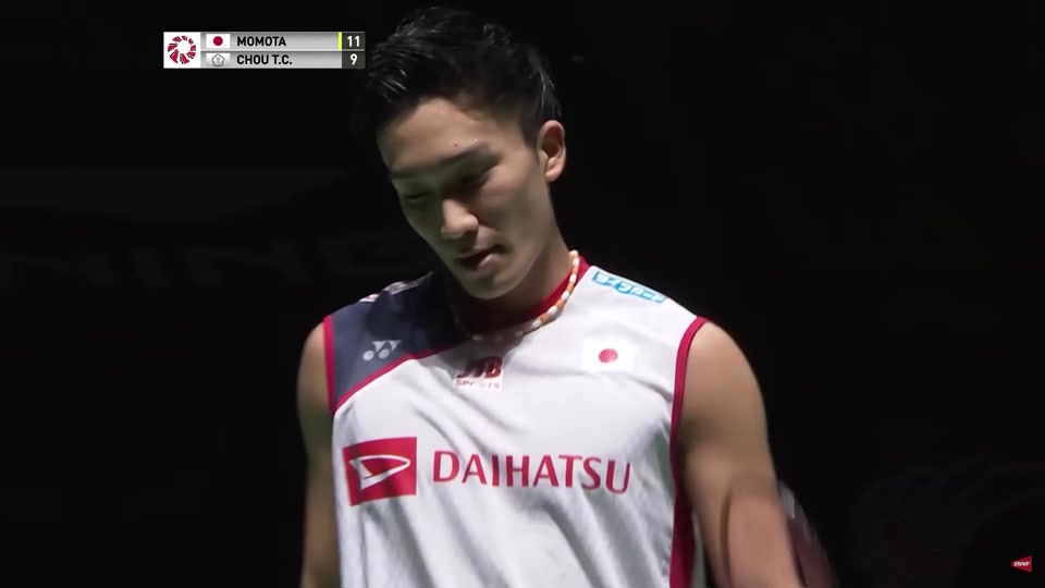 关于丹麦队完胜日本队，桃田贤斗统治全场的信息