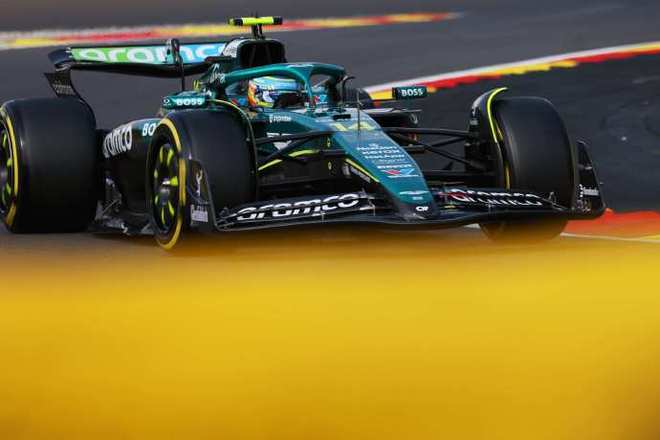 阿斯顿马丁碾压威廉姆斯,阿隆索点燃赛场的简单介绍 阿斯顿马丁碾压威廉姆斯,阿隆索点燃赛场的简单介绍